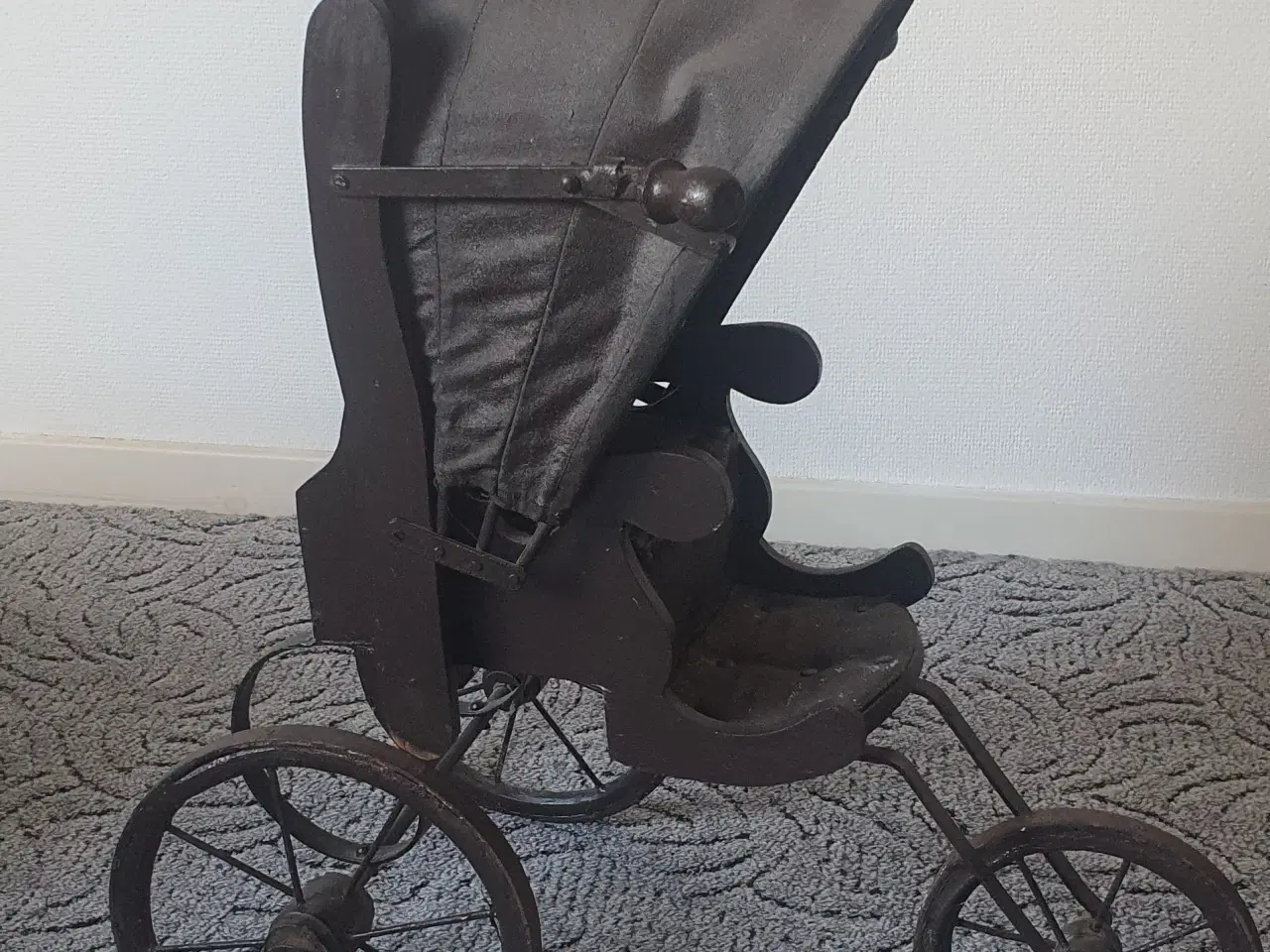 Billede 2 - Gammel barnevogn