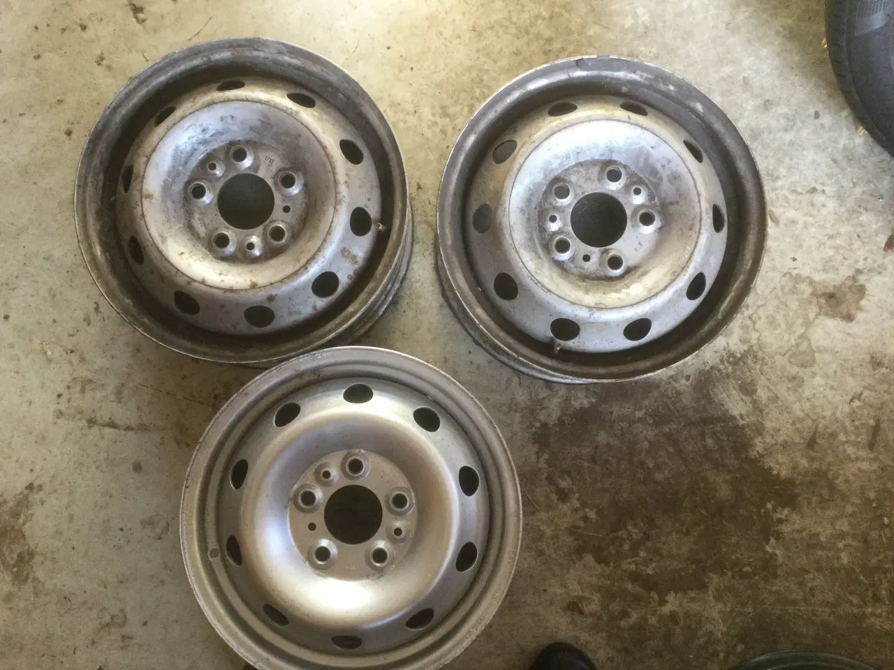 Billede 1 - Fælge 15” til ranoult kassebil 3stk