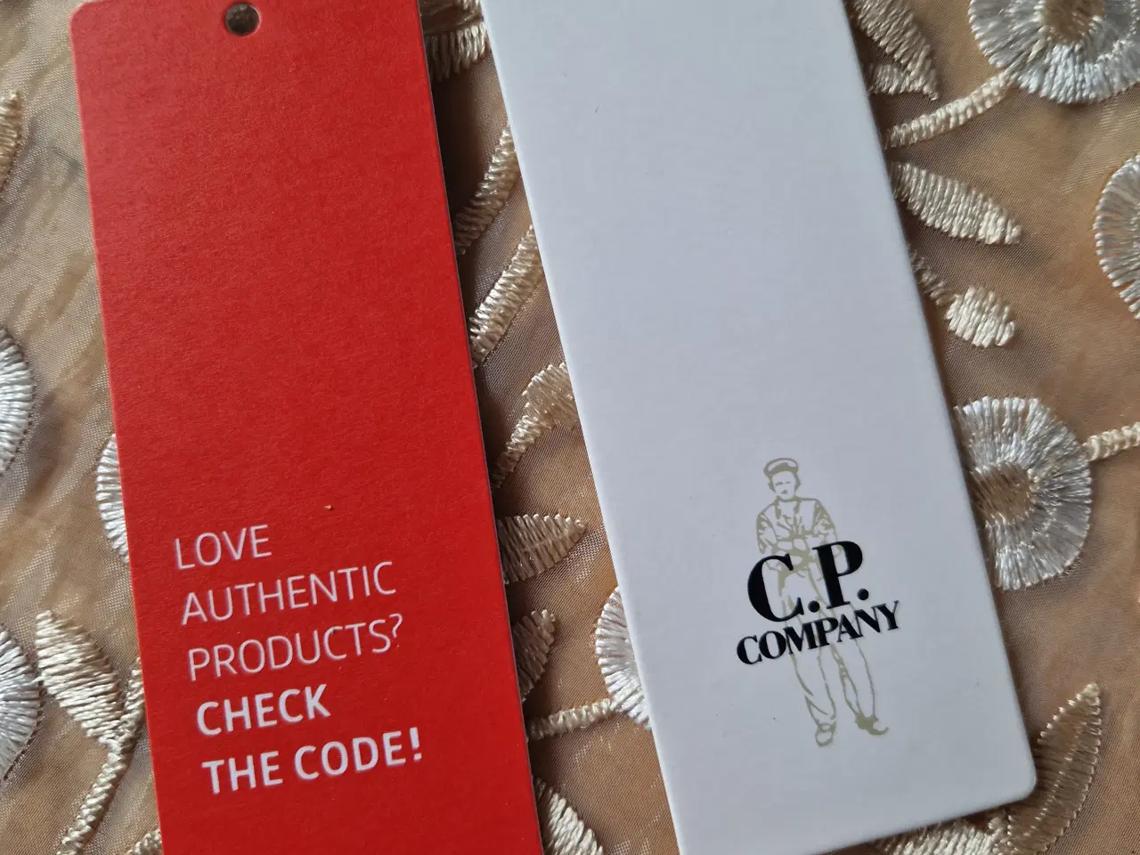 Billede 10 - C.P. Company hoodie med goggles str M sort