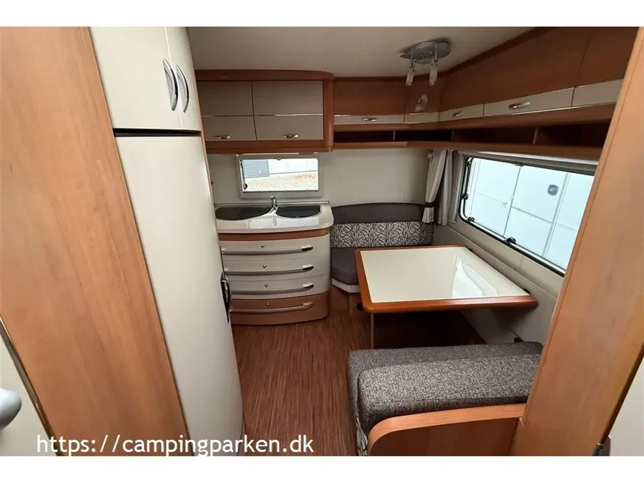 Billede 3 - 2011 - Hobby Excellent 440 SFr   Super fin lille rejsevogn med Isabella fortelt, klar til flere ture