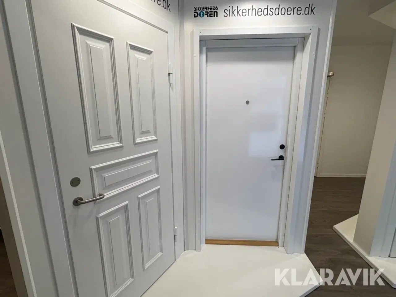 Billede 5 - Sikkerhedsdør Magnum venstre hvid glat med karm 1 styk
