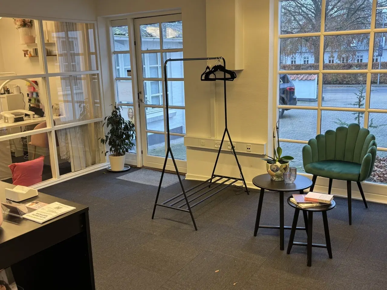 Billede 1 - Flot renoveret erhvervslejemål – centralt beliggende i Årslev