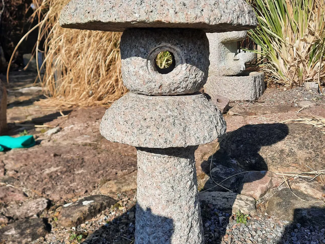 Billede 1 - Granit fuglefoderhus 