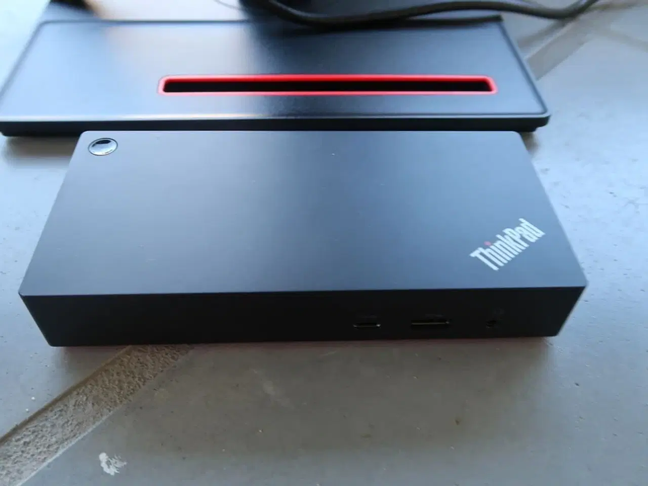 Billede 2 - Lenovo ThinkVision T27h-2L 27" QHD-skærm + dockingstation
