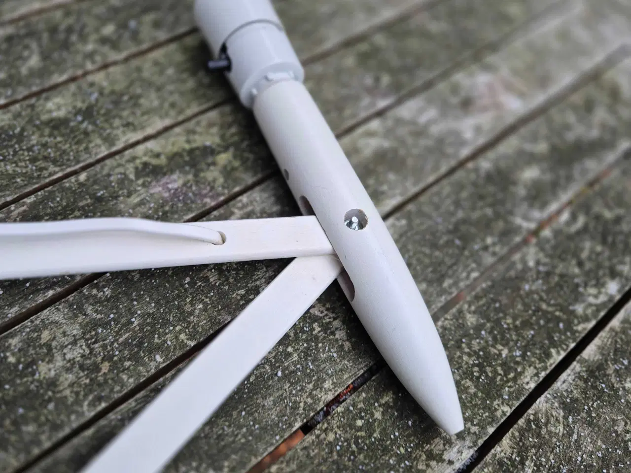 Billede 3 - Flot hvid sakselampe i dansk design