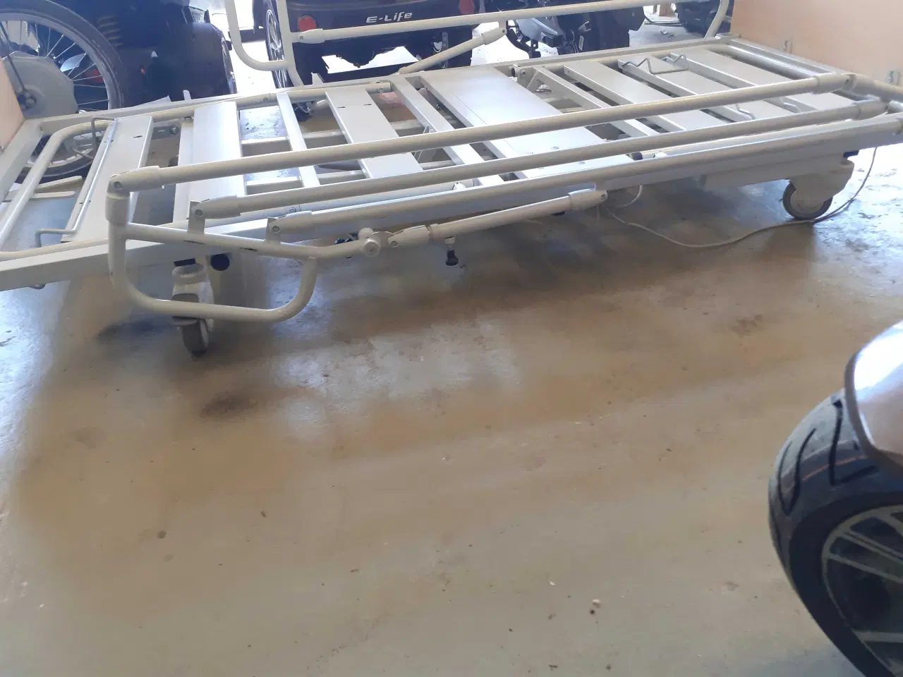 Billede 1 - Plejeseng med el elevation