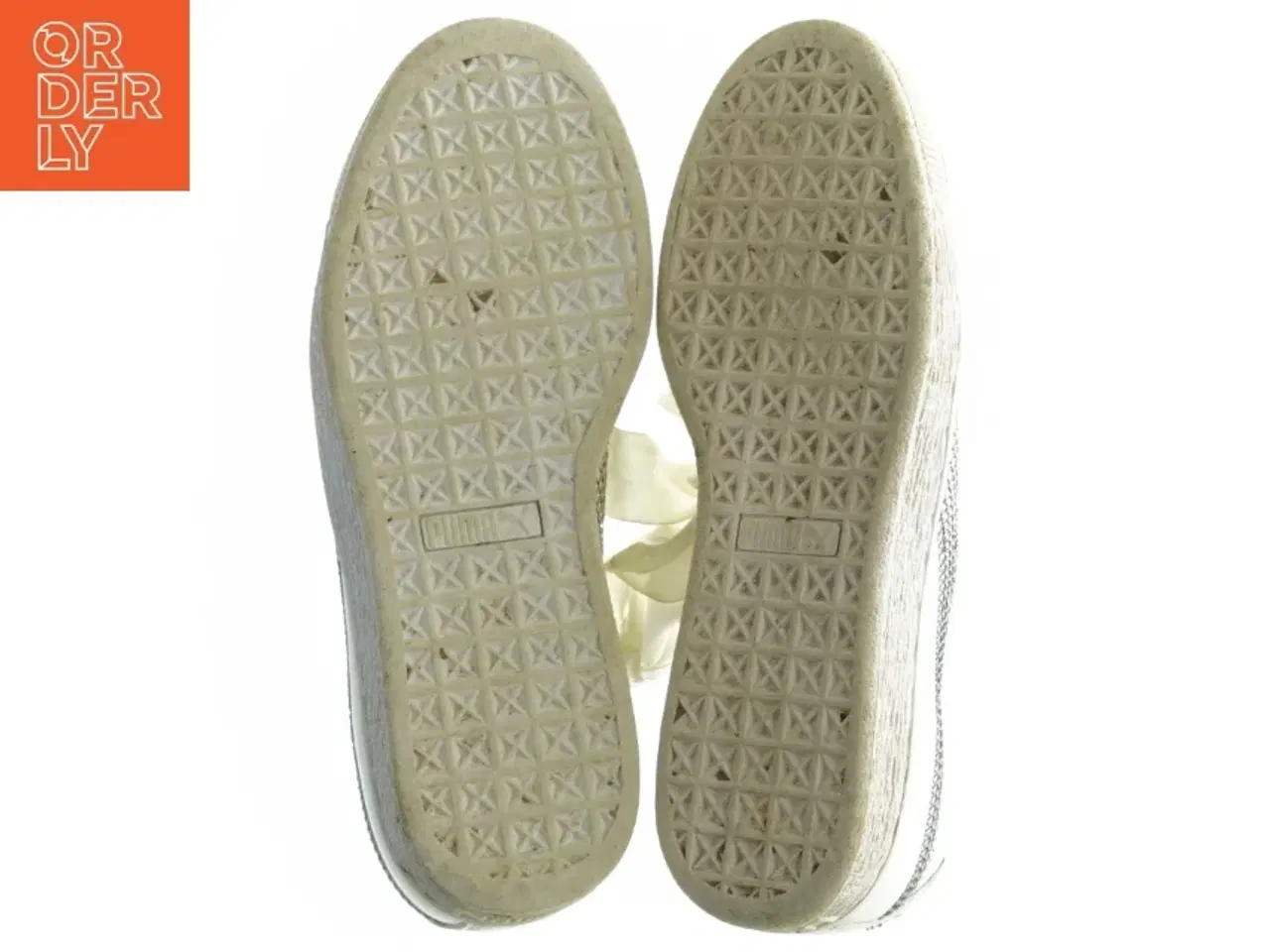 Billede 2 - Hvide sneakers med palietdetaljer fra Puma (str. 36)