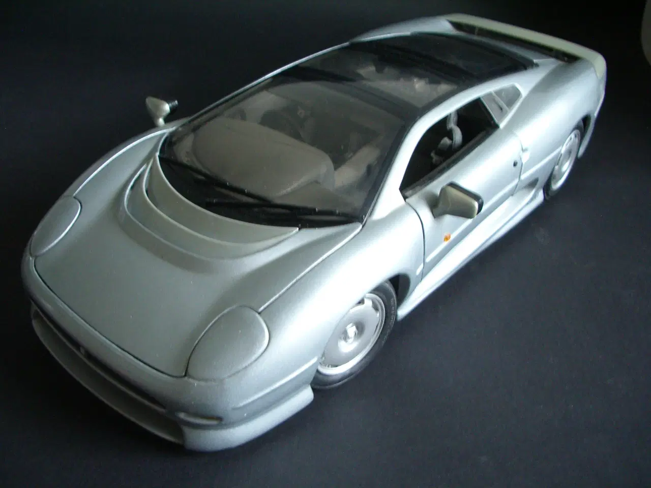 Billede 3 - Jaguar XJ 220 1:12