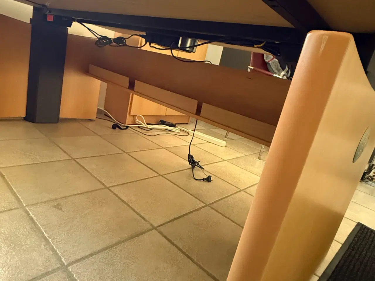 Billede 2 - Gratis hæve/sænkebord, fejler intet 