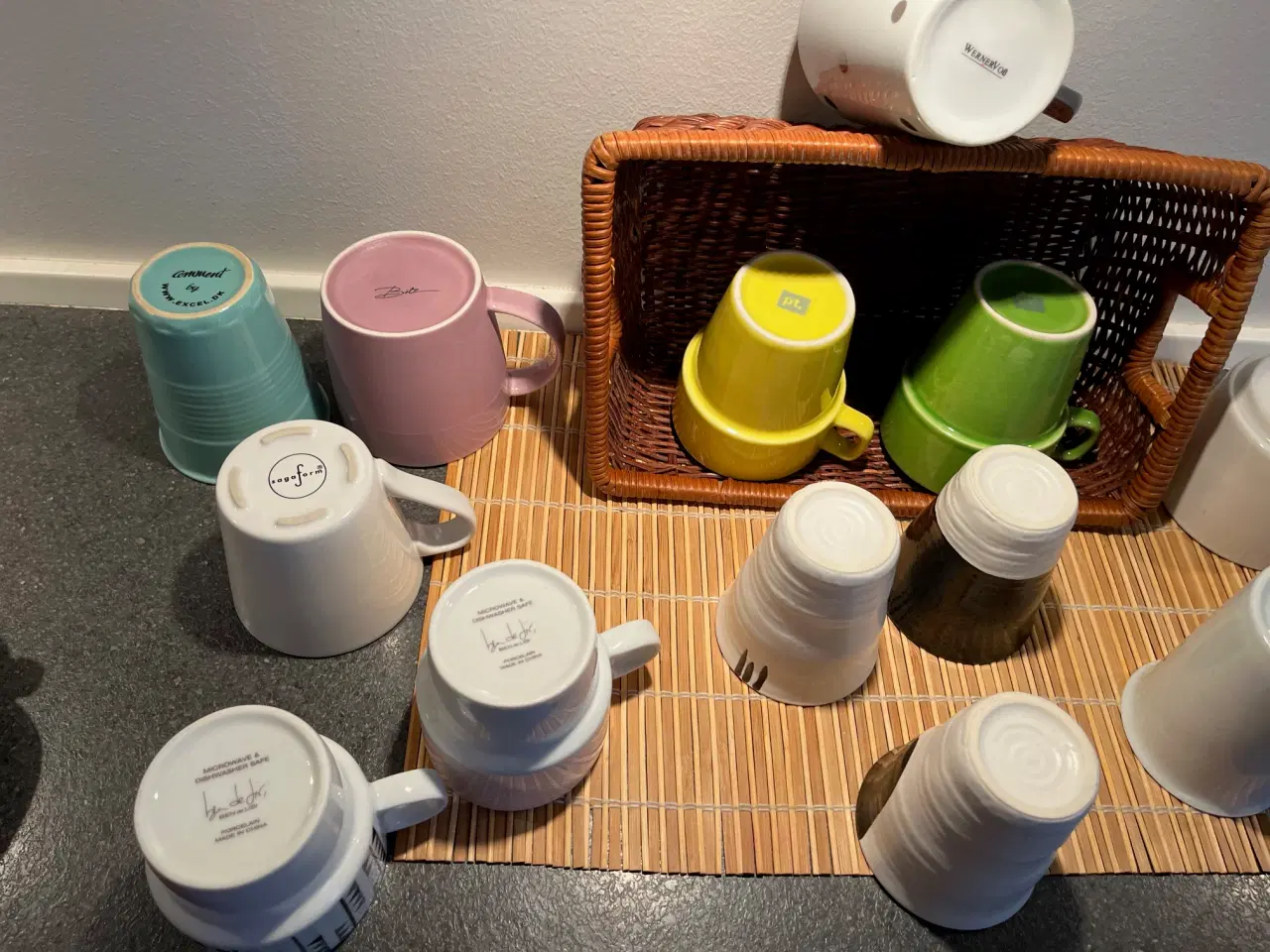 Billede 4 - Udsalg - 14 krus og kopper i keramik, flerfarvet