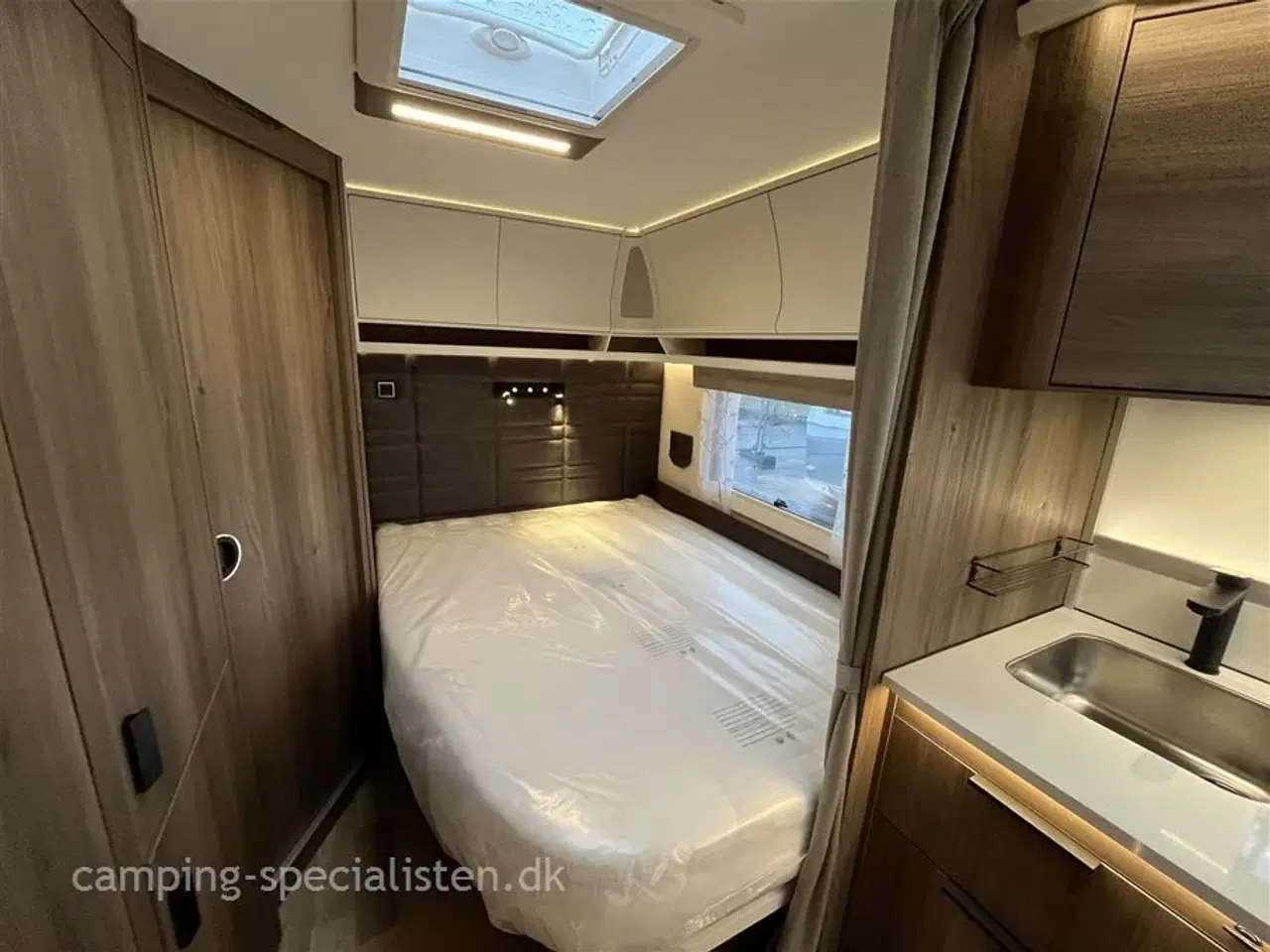 Billede 8 - 2026 - Kabe Smaragd 520 XL KS Premium Line   Kabe Smaragd 520 XL KS PREMIUM LINE model 2026 kan snart ses  hos Camping-Specialisten i Silkeborg