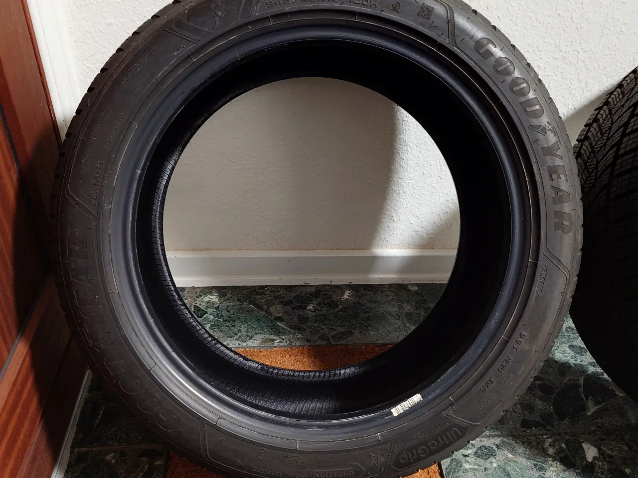 Billede 5 - Goodyear Ultragrip performance+ 245/45-18" 7mm møn