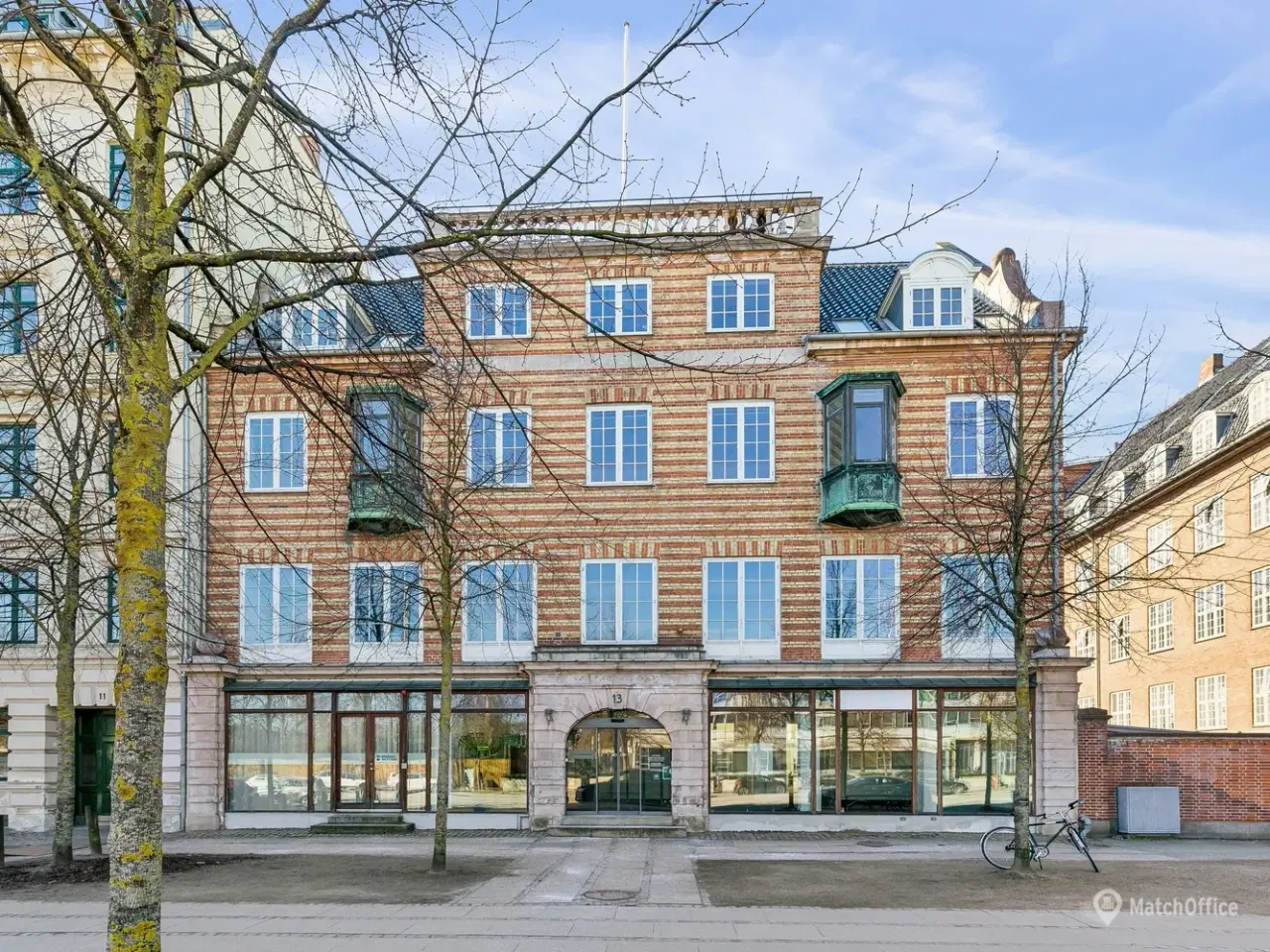 Billede 1 - 264 m² eksklusivt kontorlejemål på Dag Hammarskjölds Allé