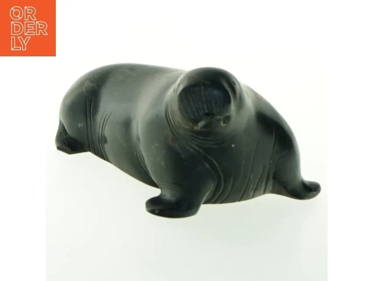 Billede 2 - Grønlandica. Inuit skulptur af hvalros (str. 17 cm)