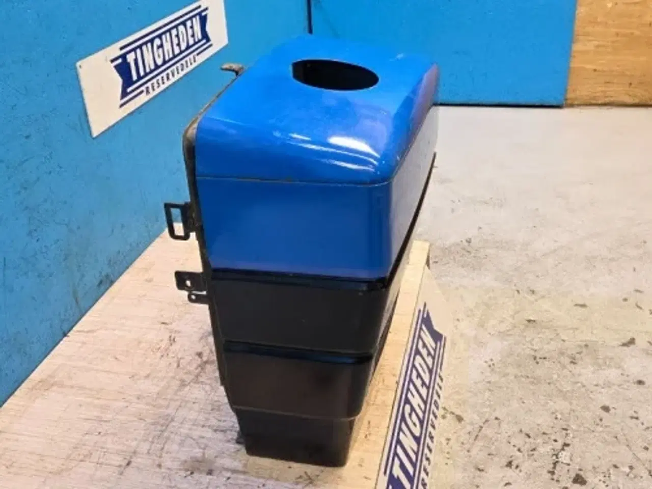 Billede 9 - New Holland 8340 Front Hjelm