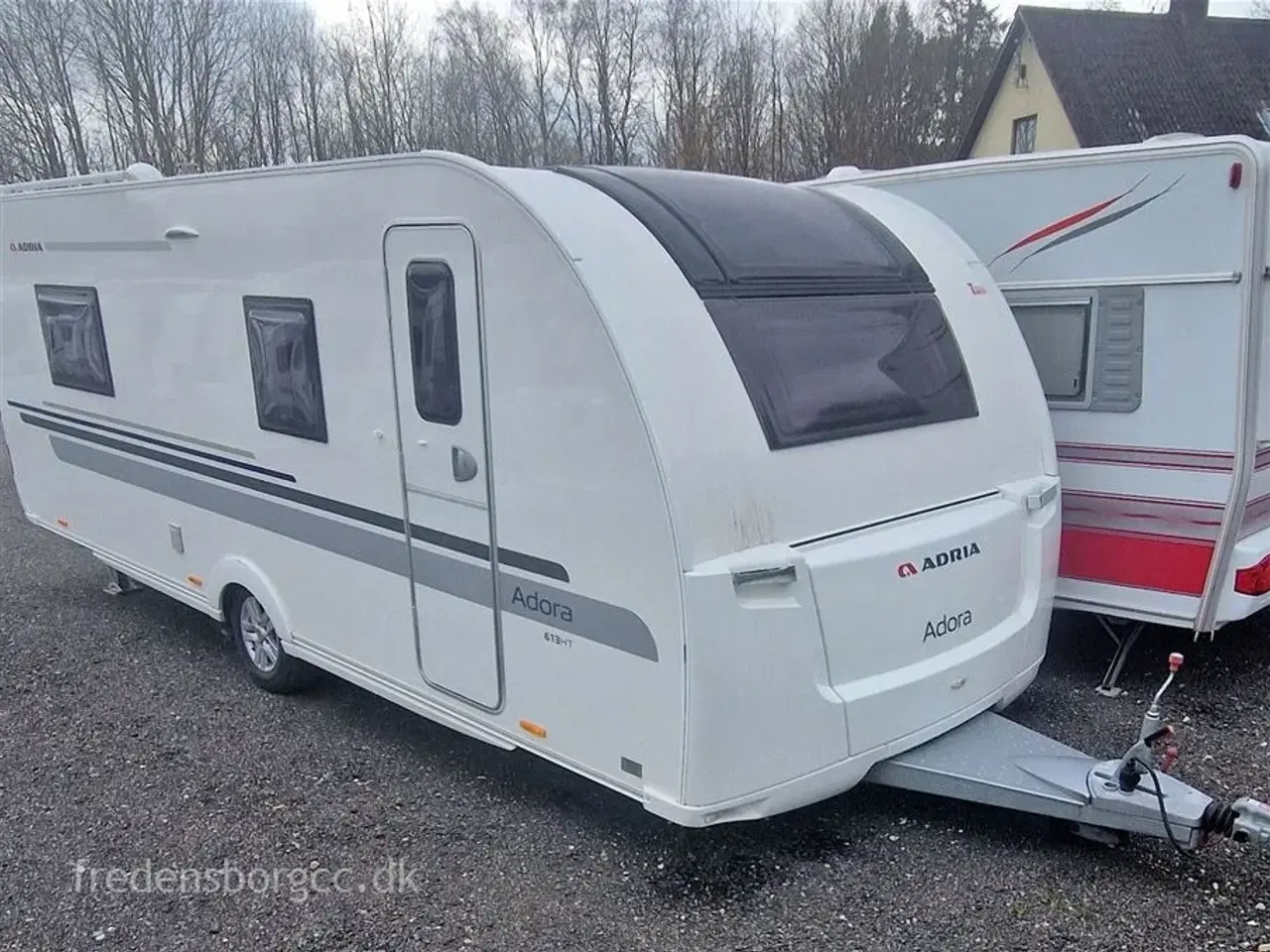 Billede 6 - 0 - Adria Adora 613 HT   Enduro EM313 Mover og 12 V. 100 Ah. Agm Batteri og 13 Amp. Vitron Lader fra juli 2025