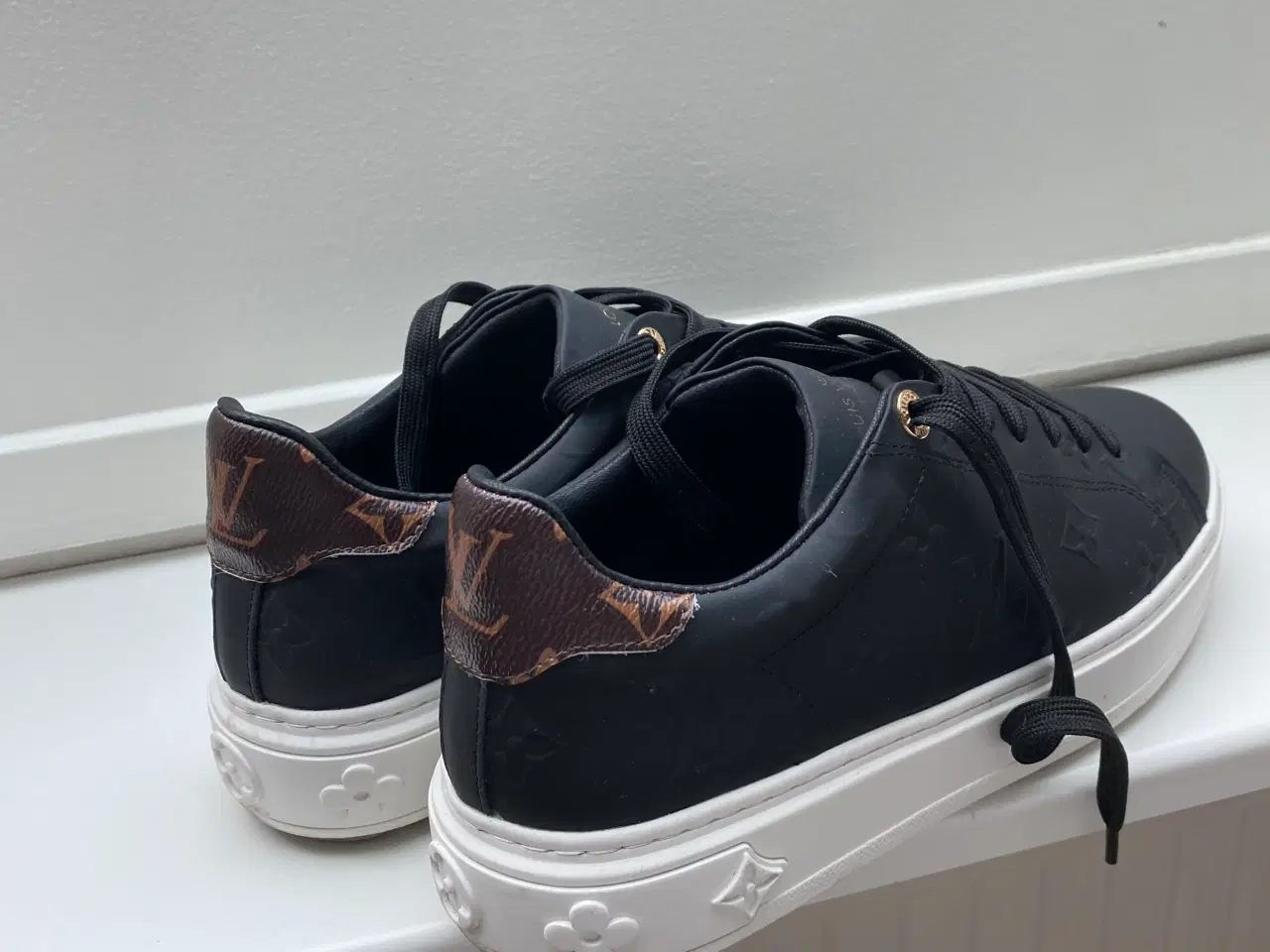 Billede 5 - Flotte LV sneakers