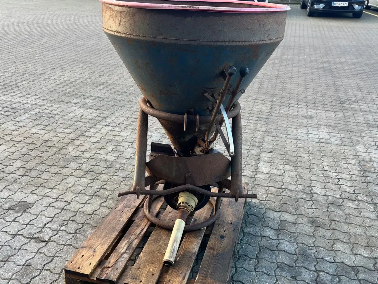 Billede 5 - Bøgballe 325 lille fin gødning spreder