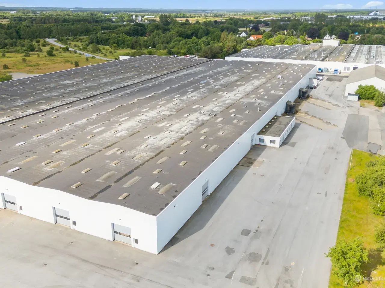 Billede 11 - Højloftet lager m. port ca. 1 km fra Vojens centrum