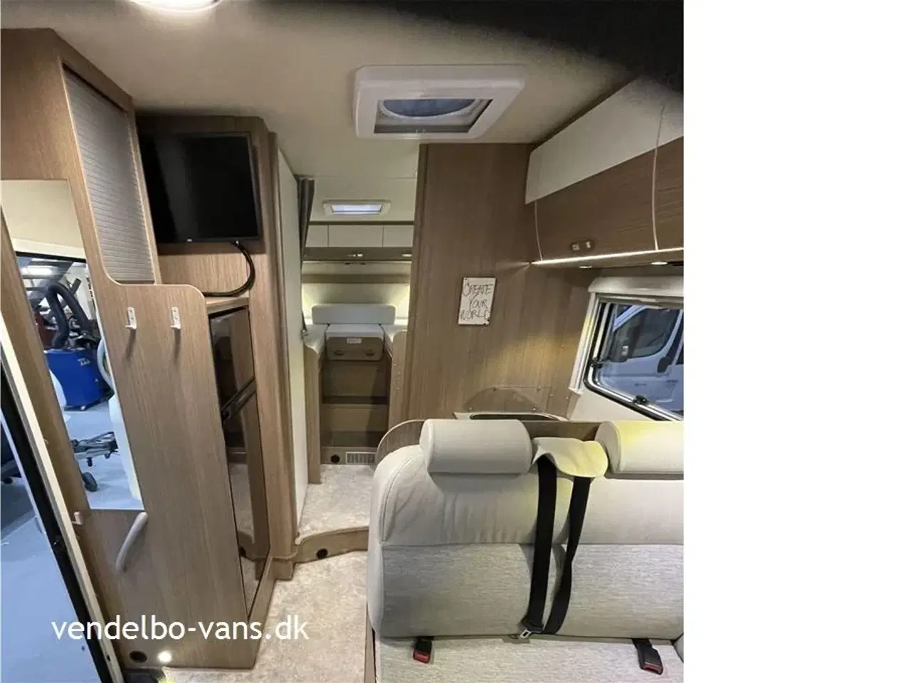 Billede 8 - 2018 - Carado I 447 Aut Automatgear - Solcelleanlæg - 3000 W Inverter - 2 x lithium bodels batterier