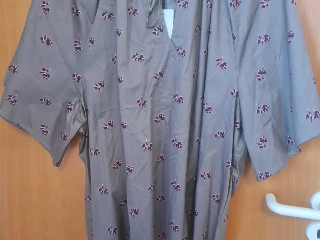 Billede 3 - Ny grå bluse str xxl fra Soft Rebels