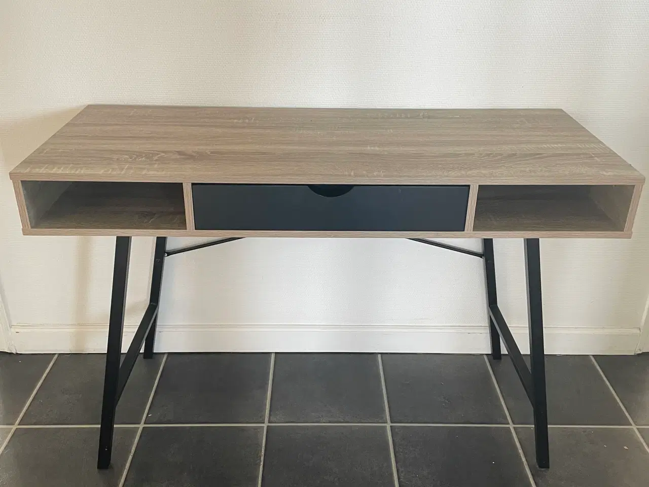 Billede 1 - Skrivbord