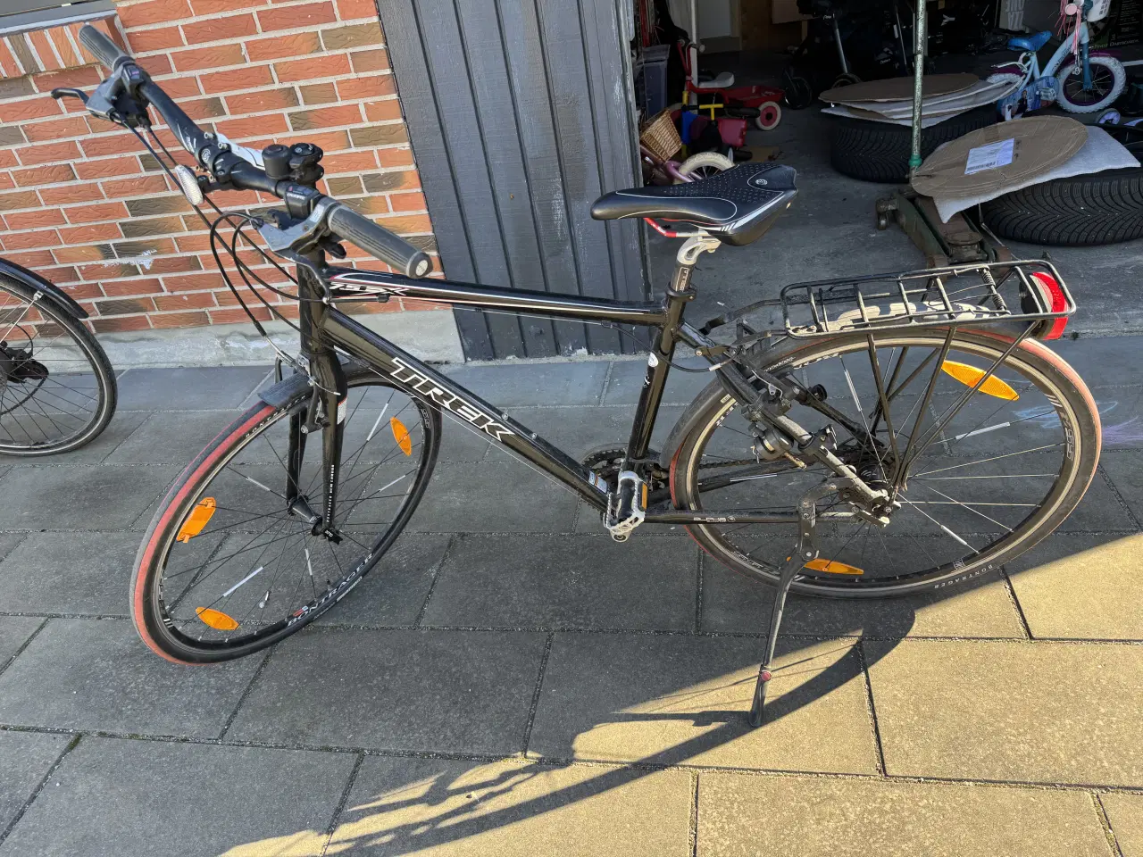 Billede 1 - Trek herrecykel. Sadel og dæk er skiftet sidste år