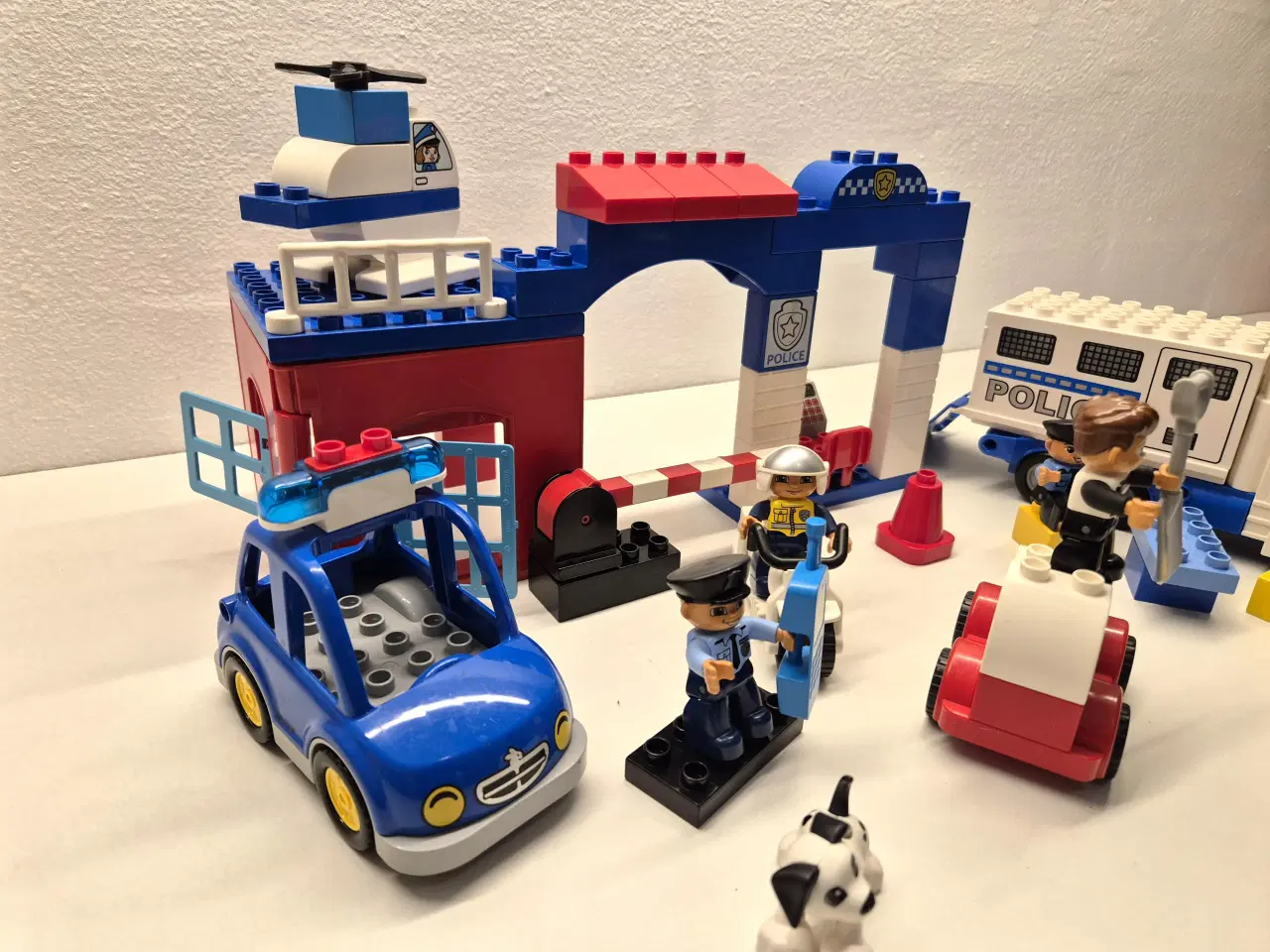 Billede 3 - Duplo Politi , Fangetransport, Køretøjer 