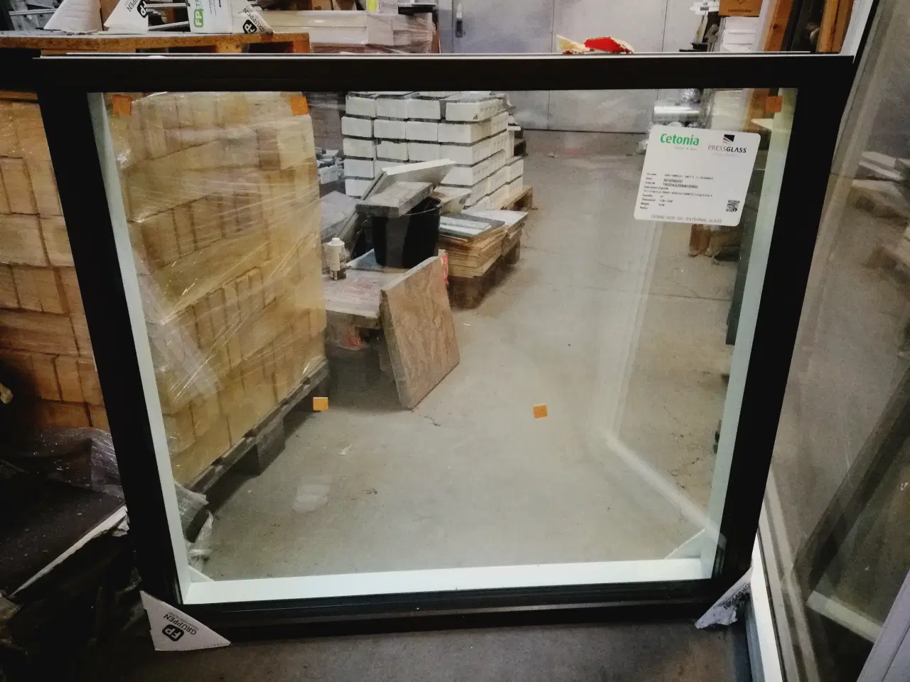 Billede 1 - 12 NYE TRÆ/ALU FASTKARM B119,8XH109,8, KR 2200/STK