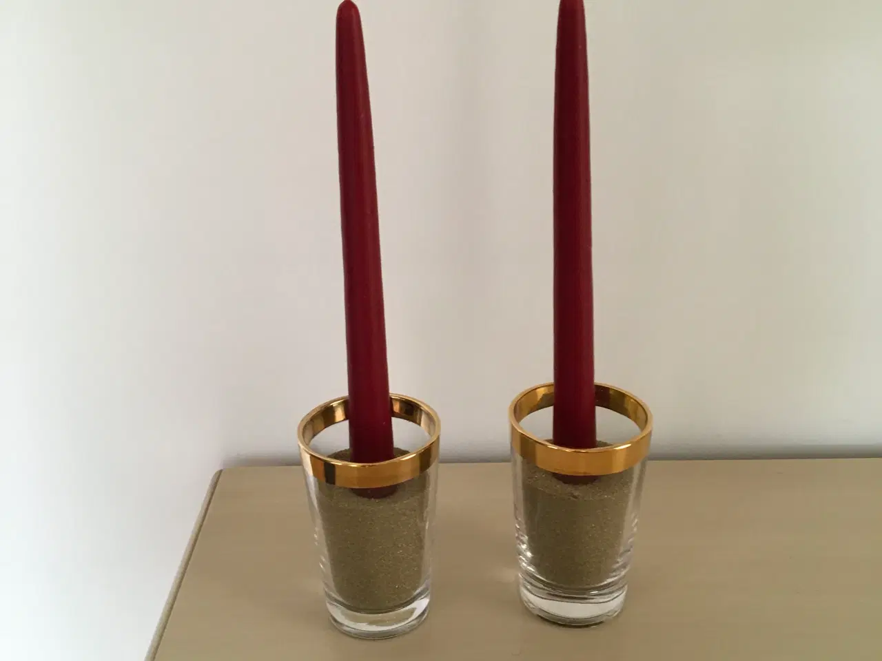 Billede 5 - 2 fine elegante lysestager med guldkant fra Ilum.