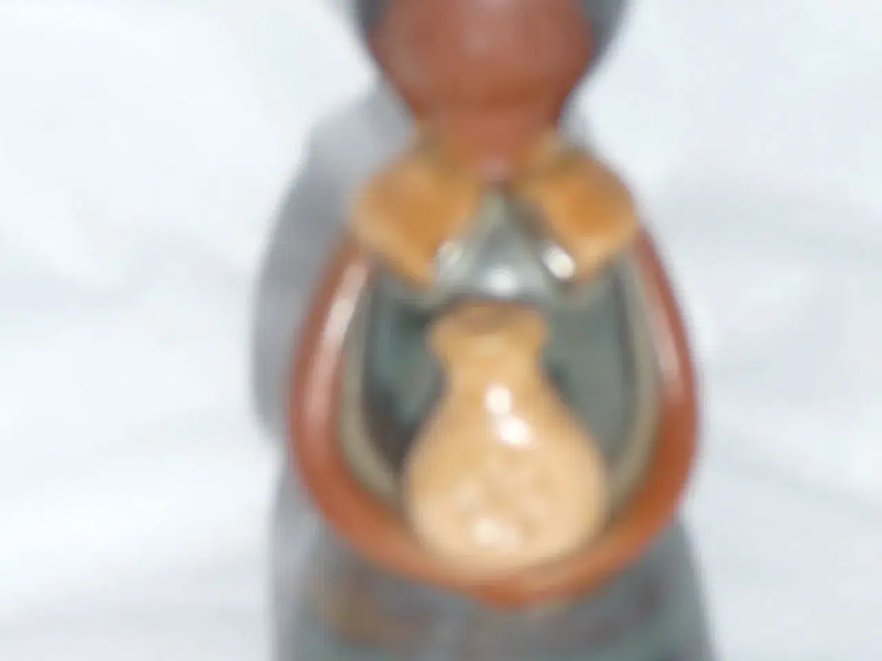 Billede 2 - lille dame i brun keramik