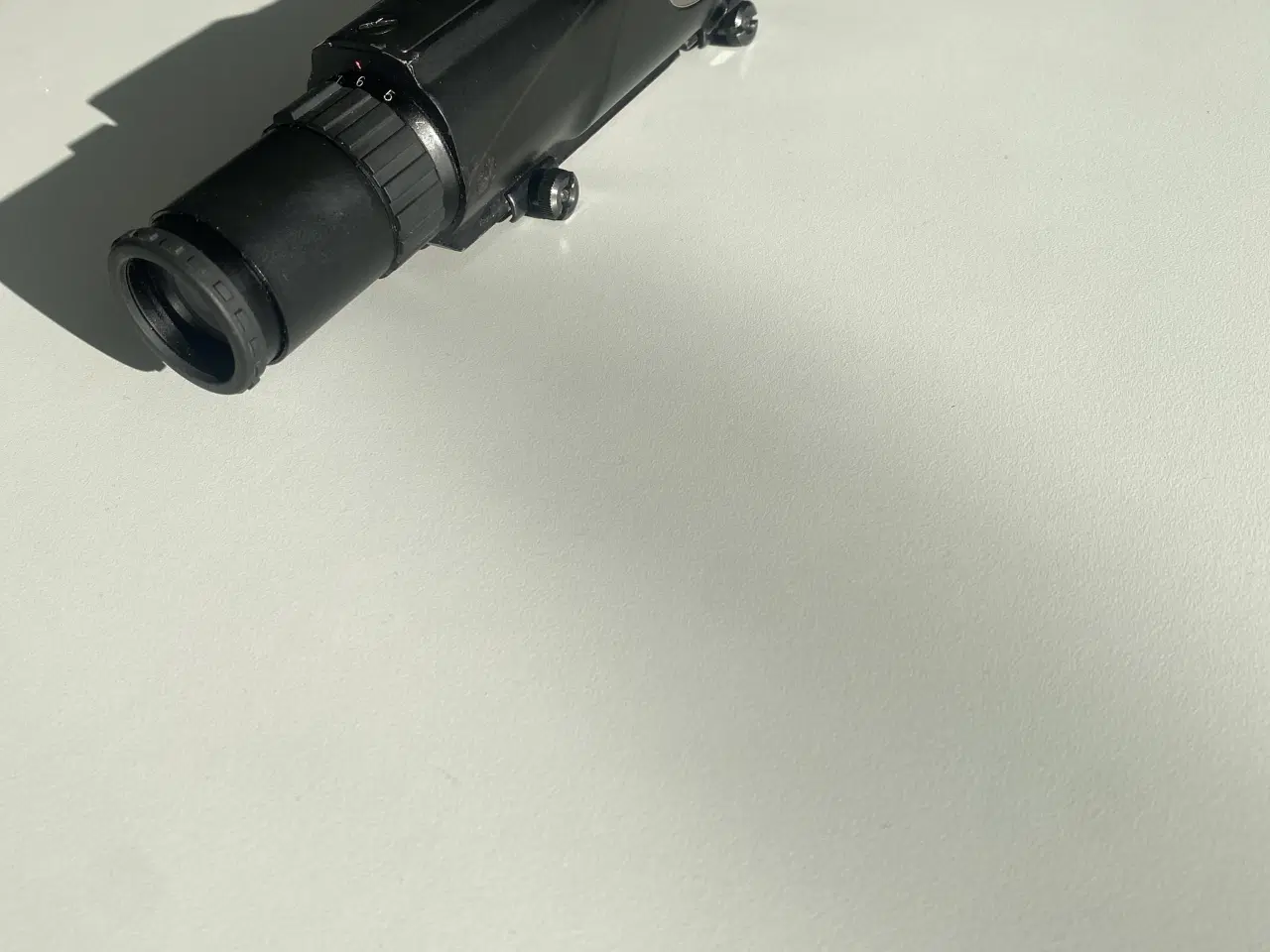 Billede 2 - Riffelkikkerrt med laser afstandsmåæer