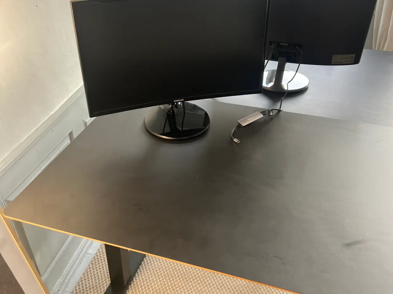 Billede 2 - Sort hæve-sænke bord