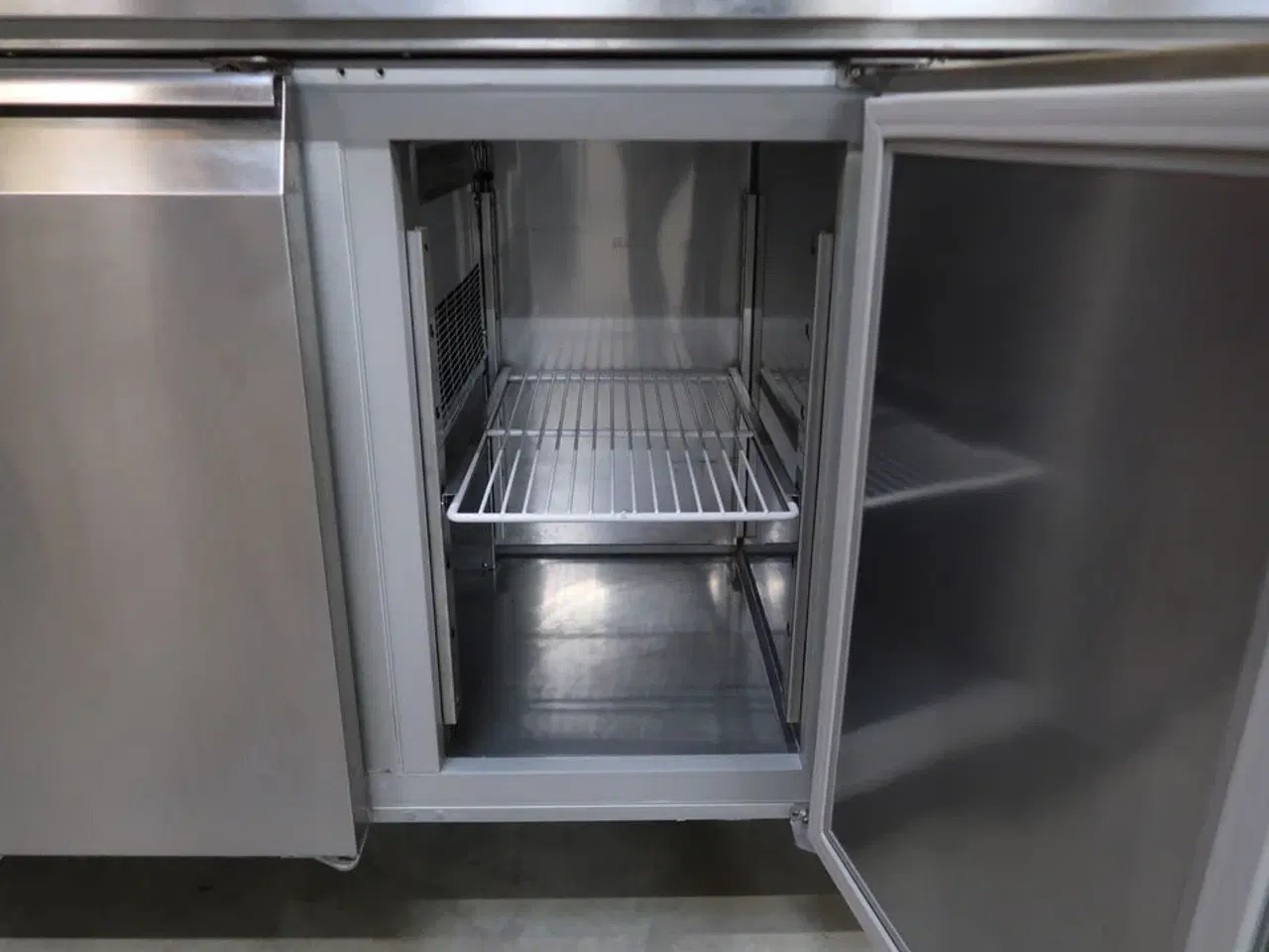 Billede 5 - Coldline TS17/1M-710 kølebord med hæve-/sænk