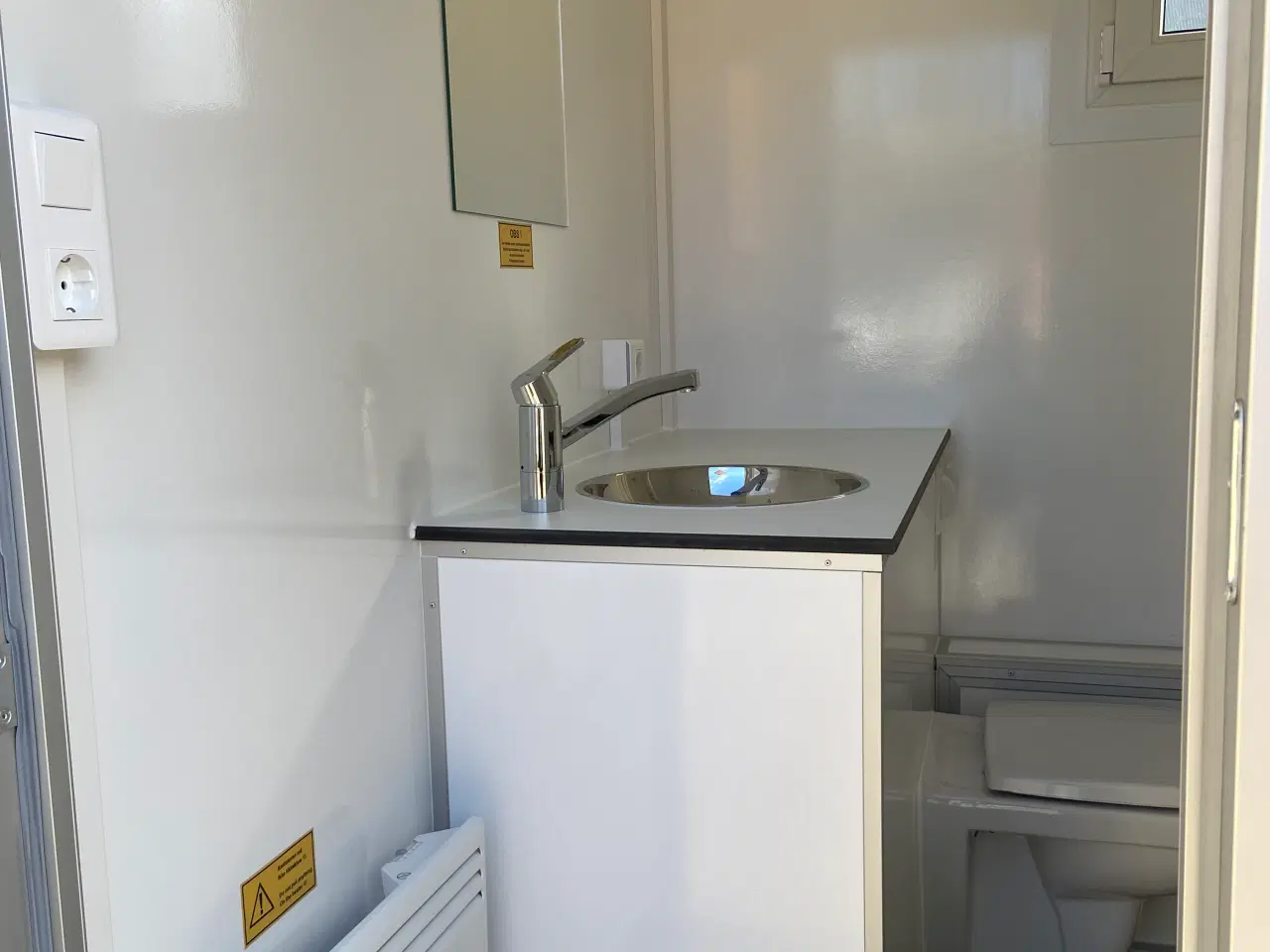 Billede 5 - Badmobil / Toiletvogn udlejes! Fra 700kr pr. Uge 