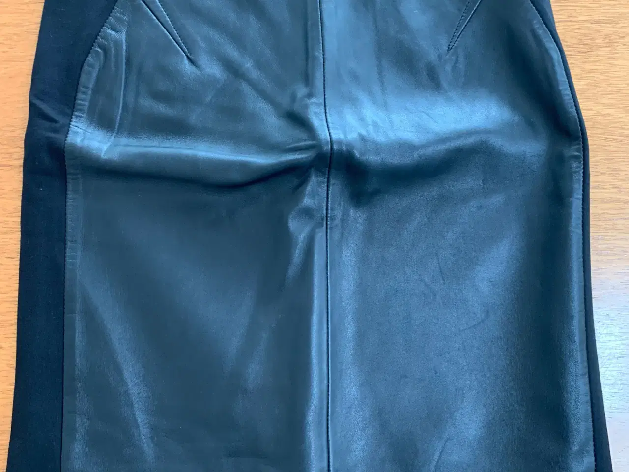 Billede 1 - Læder nederdel