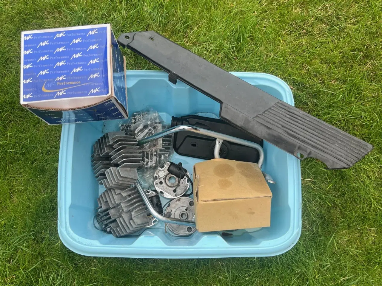 Billede 1 - Puch Maxi reservedele i kasse