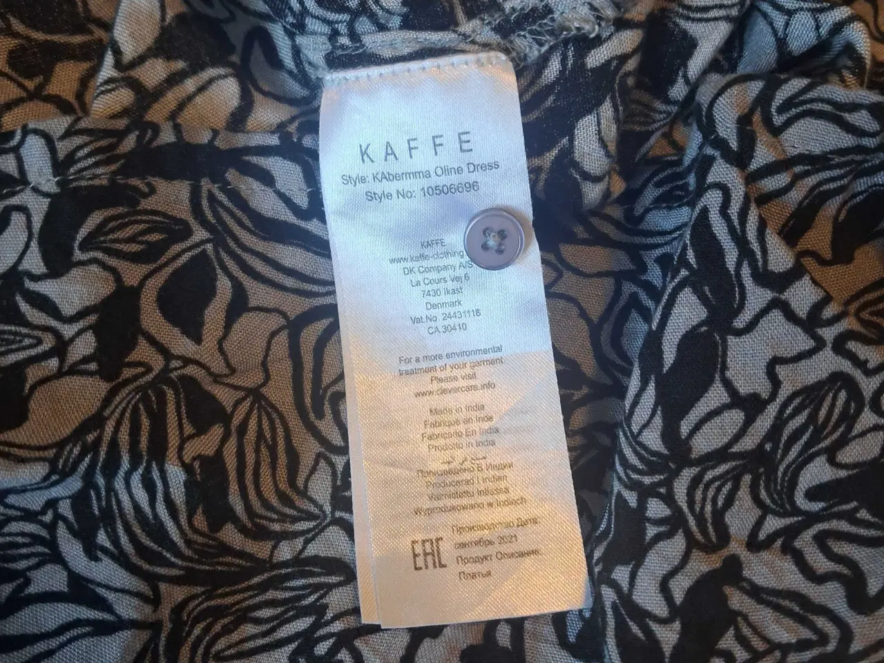 Billede 4 - 164/S Kjole fra Kaffe "ny"