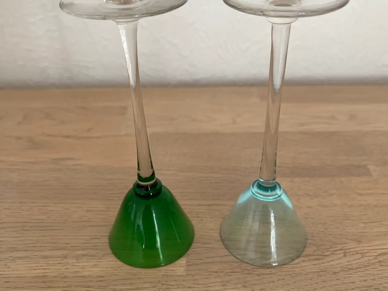 Billede 2 - Snapseglas i grønt og lyseblåt glas