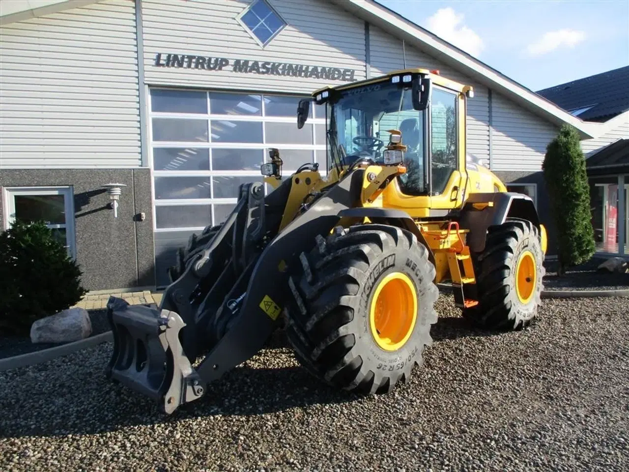 Billede 14 - Volvo L 70 H H2 BEMÆRK MED GARANTI FRA VOLVO FREM TIL DEN 9.9.2026. AGRICULTURE DK-maskine med lang arm, Co-Pilot & med 750mm Michelin MEGA X BIB hjul.