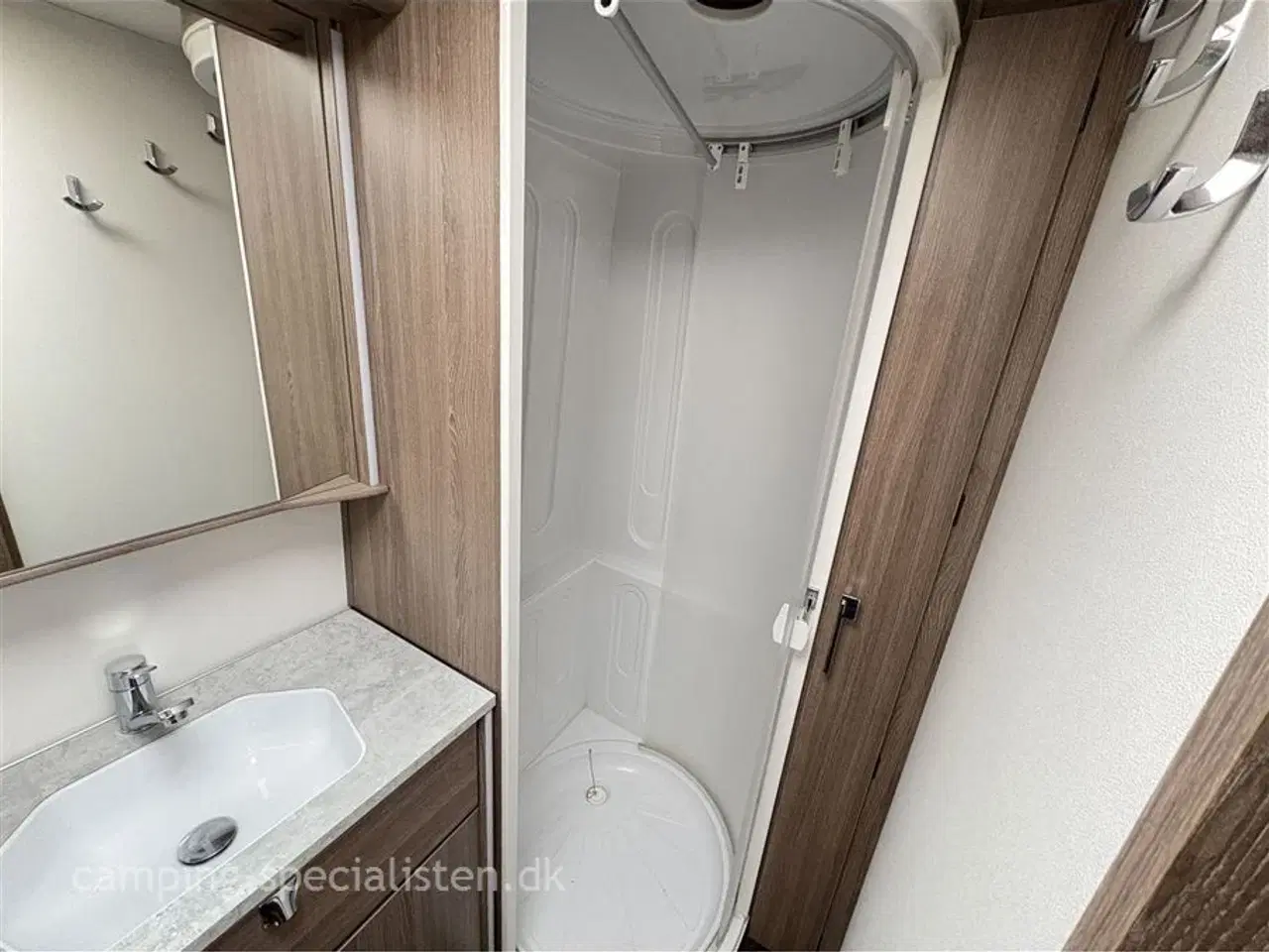 Billede 18 - 2019 - Kabe Imperial 1000 TDL E8/DL Liebhaver campingvogn - Kabe Imperial 1000 TDL KS 2019 - Se den nu hos Camping-Specialisten.dk