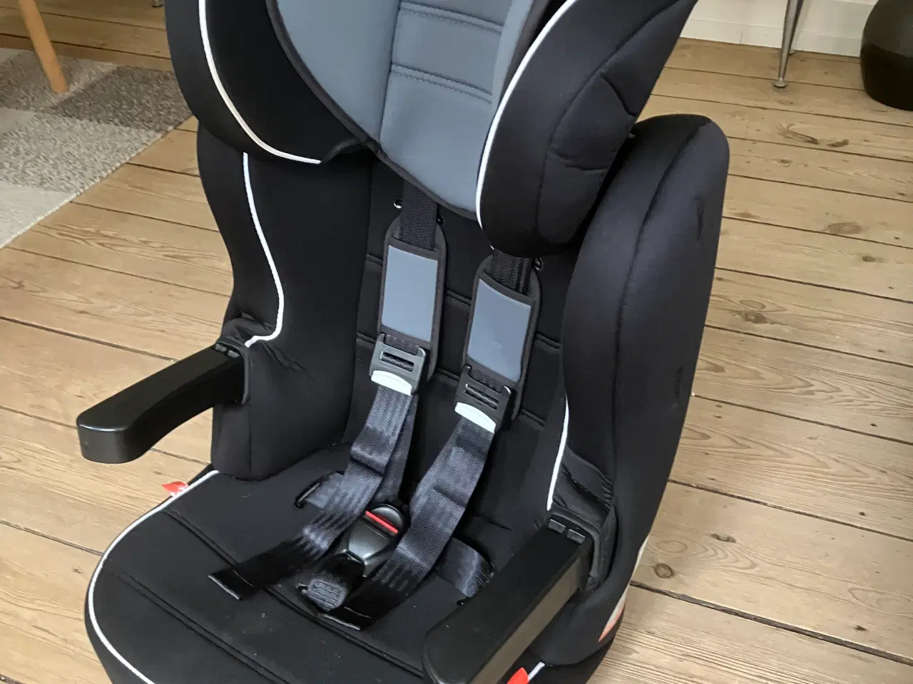 Billede 1 - Solid autostol med isofix