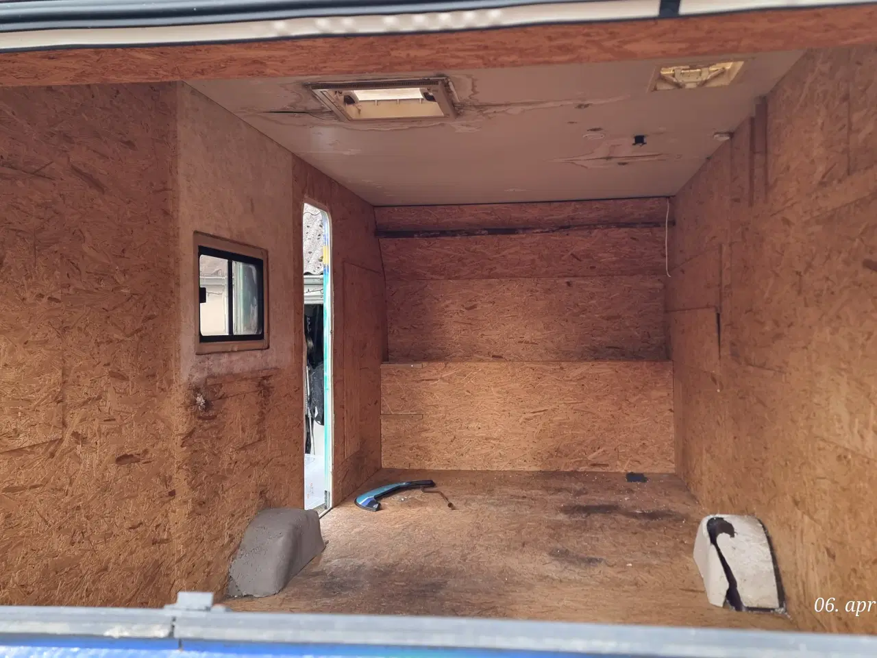 Billede 4 - Campingvogn uden noget inventar 