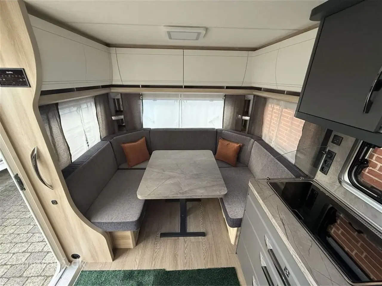 Billede 13 - 2026 - Hobby De Luxe 460 UFe   Dejlig vogn med rundsidegruppe og franskseng fra Hinshøj Caravan A/S
