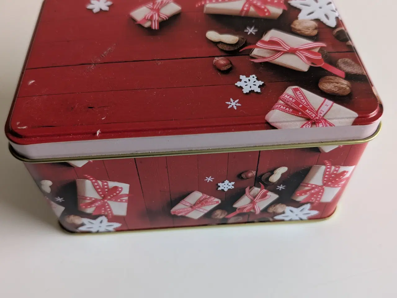 Billede 1 - Dåse med julemotiver pakker mm.