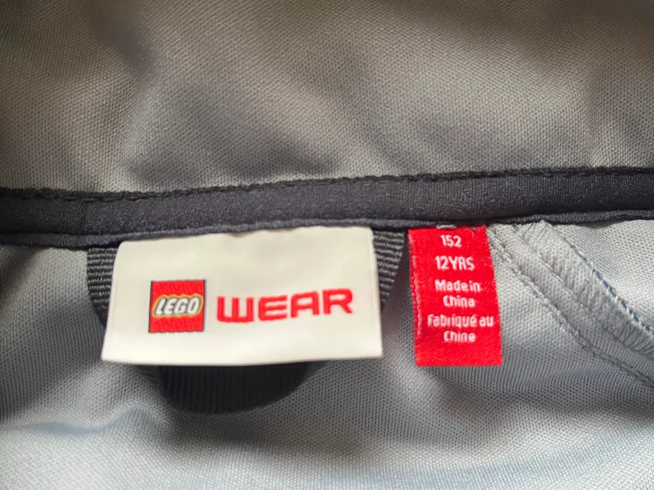 Billede 2 - Lego wear jakke med hætte