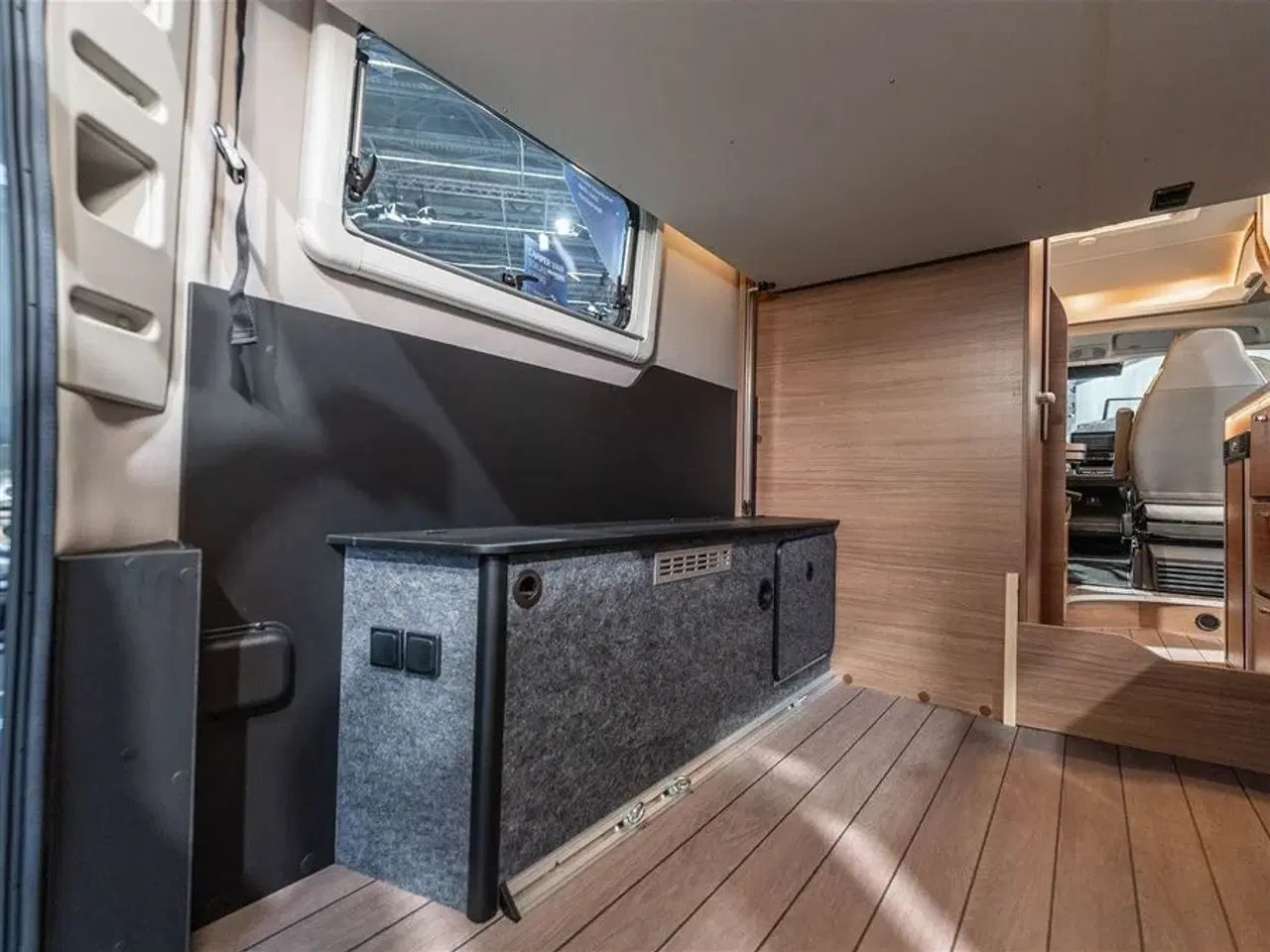 Billede 29 - 2026 - Knaus Boxlife 600 ME Platinum Selection   van under 6 meter med langsgående seng