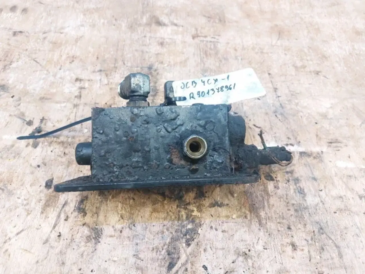 Billede 4 - JCB 4CX Ventilblok R901378961