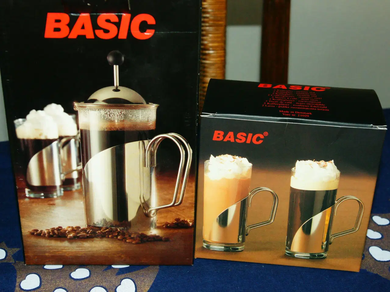 Billede 1 - Kaffe, stempelkande og to drikkeglas