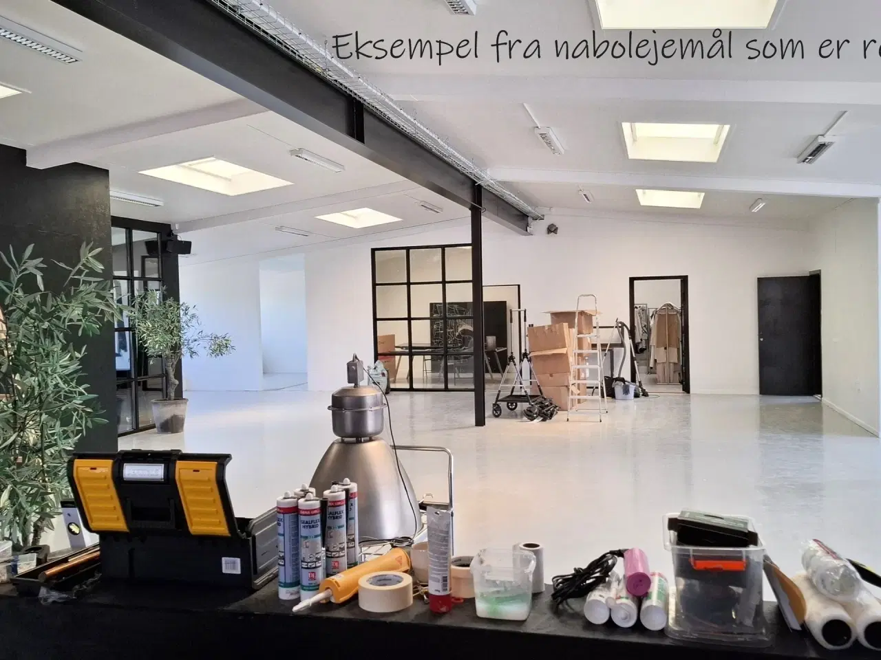 Billede 7 - Butik. Klinik, Showroom, Lager - med Læsserampe Køkken, toiletter.